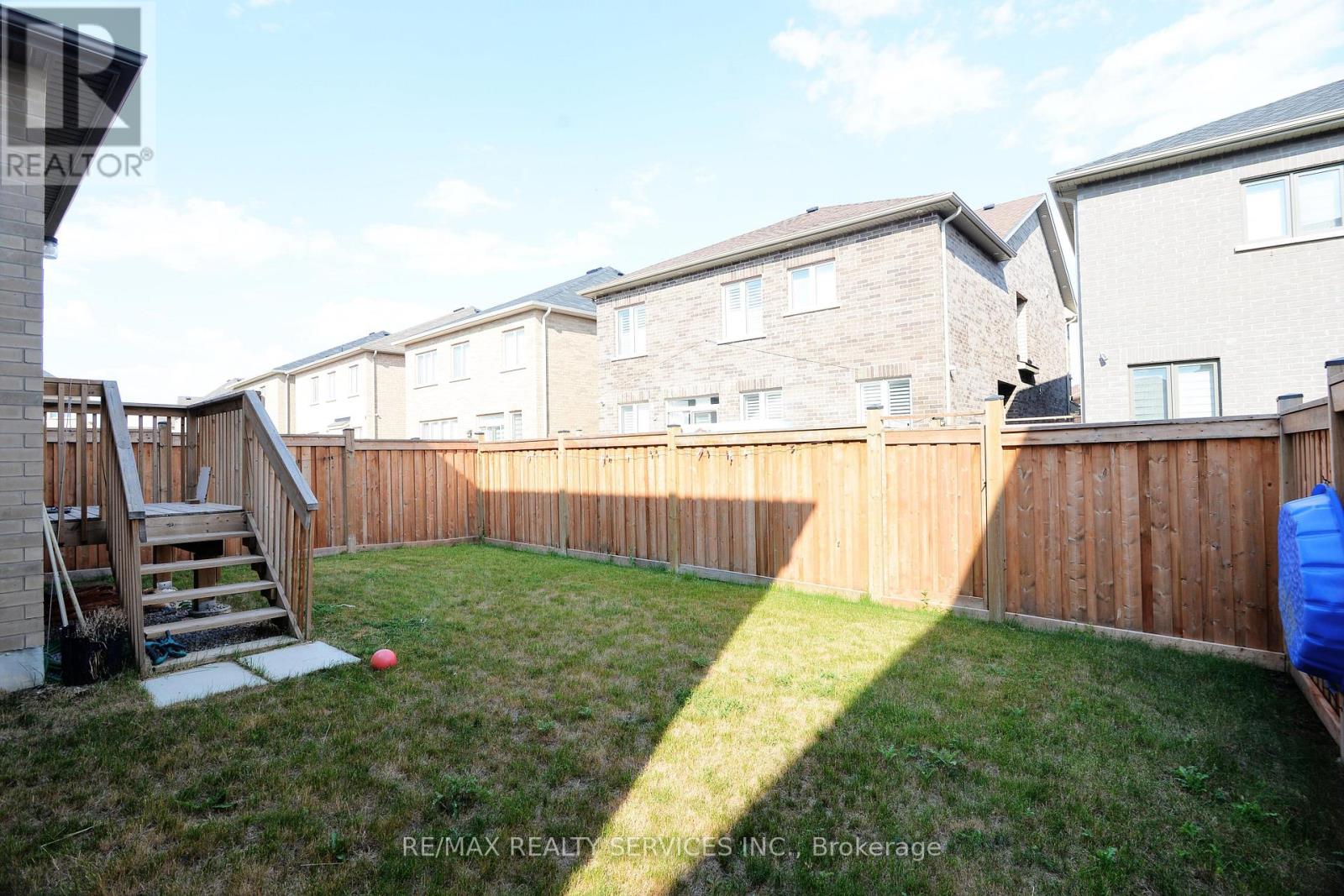 Photo 48 of 24 Bachelor Street, Brampton ON