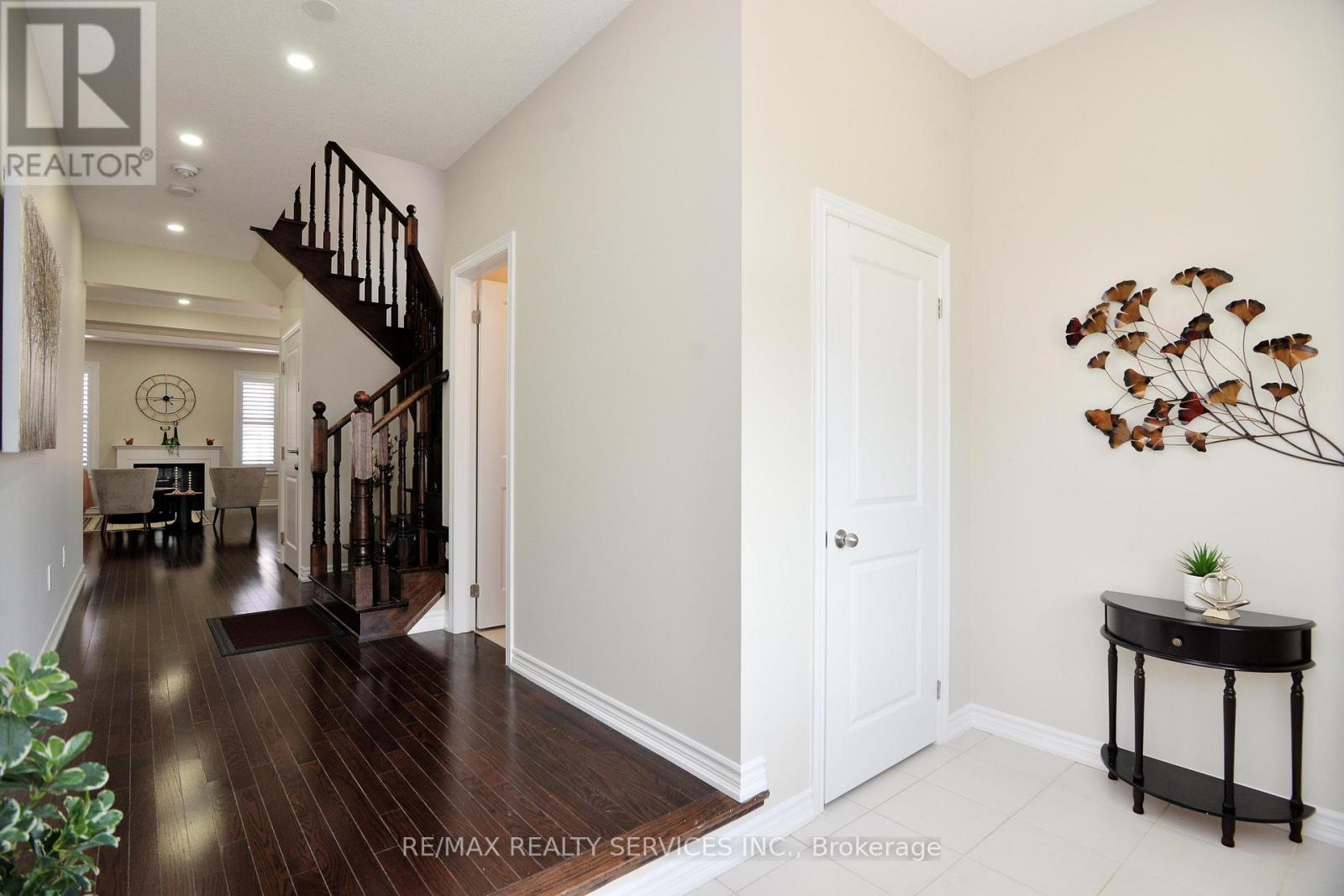 Photo 5 of 24 Bachelor Street, Brampton ON