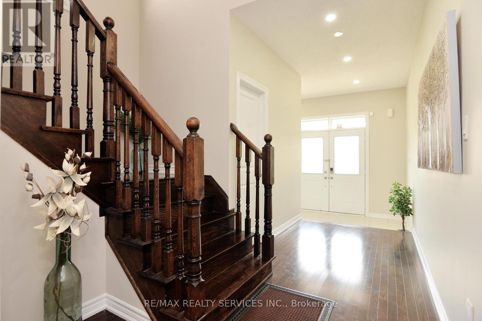 Photo 6 of 24 Bachelor Street, Brampton ON