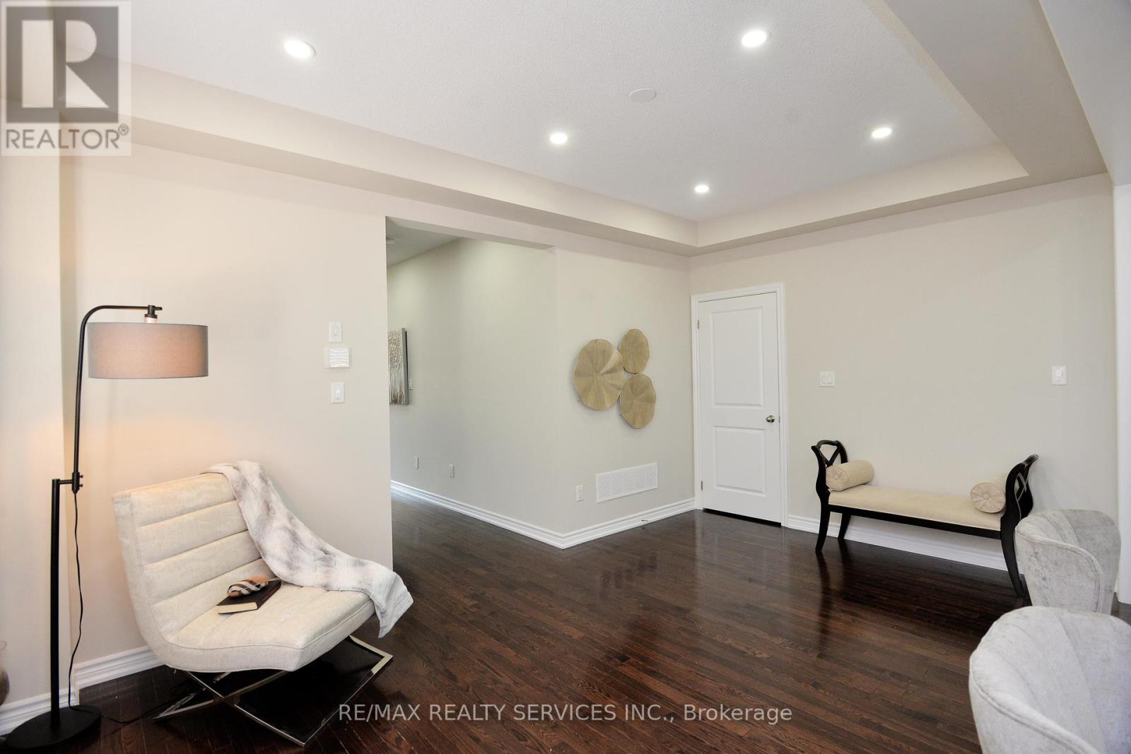 Photo 9 of 24 Bachelor Street, Brampton ON