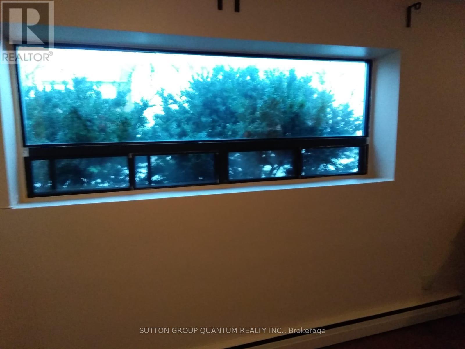 Photo 8 of 5 25 A Milton Street, Toronto ON