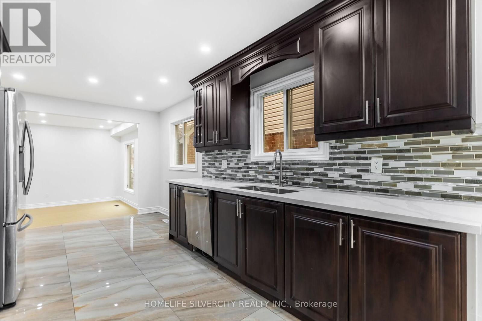Photo 12 of 26 Cresswell Drive, Brampton ON
