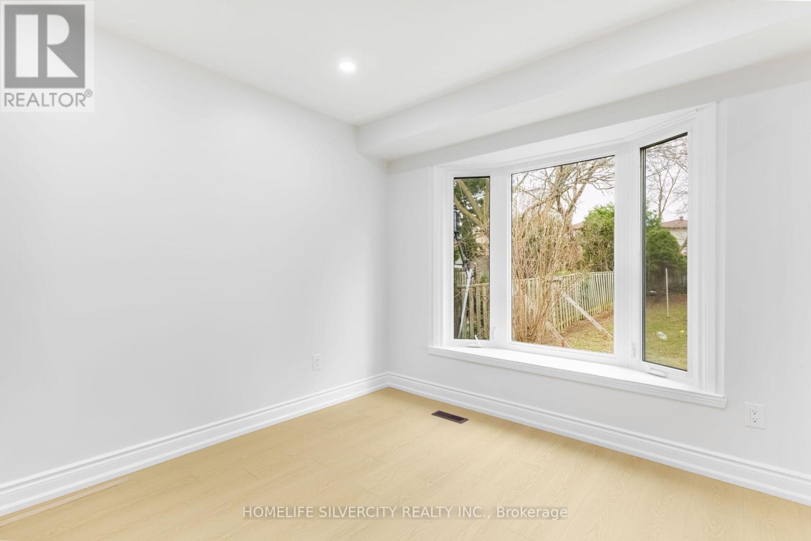Photo 14 of 26 Cresswell Drive, Brampton ON