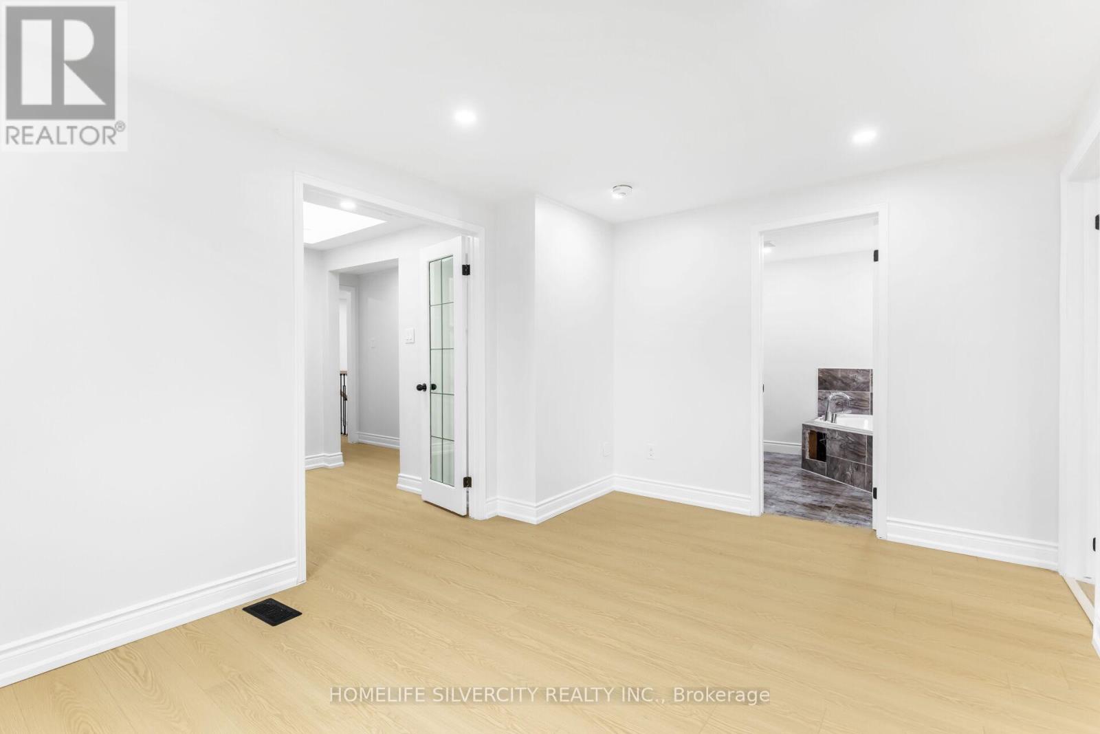 Photo 24 of 26 Cresswell Drive, Brampton ON