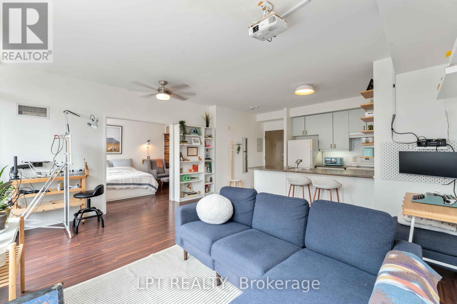 Photo 10 of 206 150 Caroline Avenue, Ottawa ON