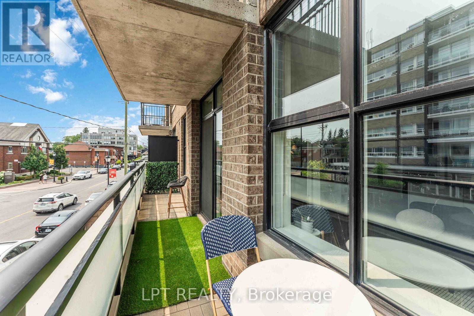 Photo 4 of 206 150 Caroline Avenue, Ottawa ON