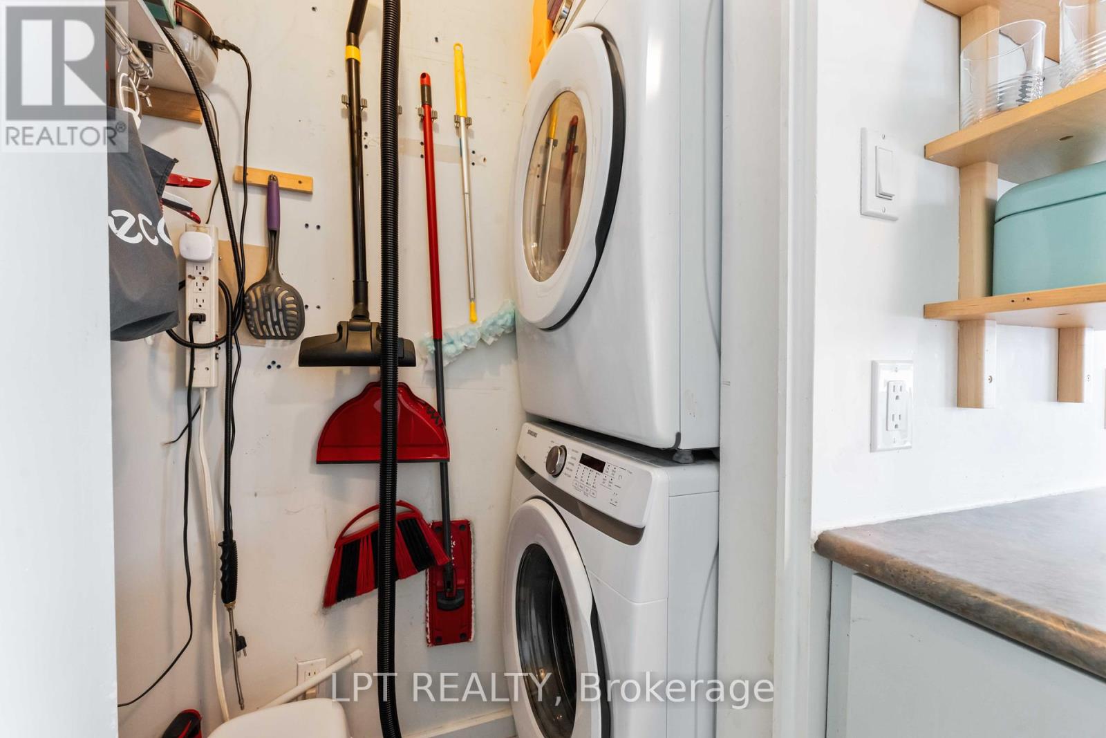 Photo 43 of 206 150 Caroline Avenue, Ottawa ON