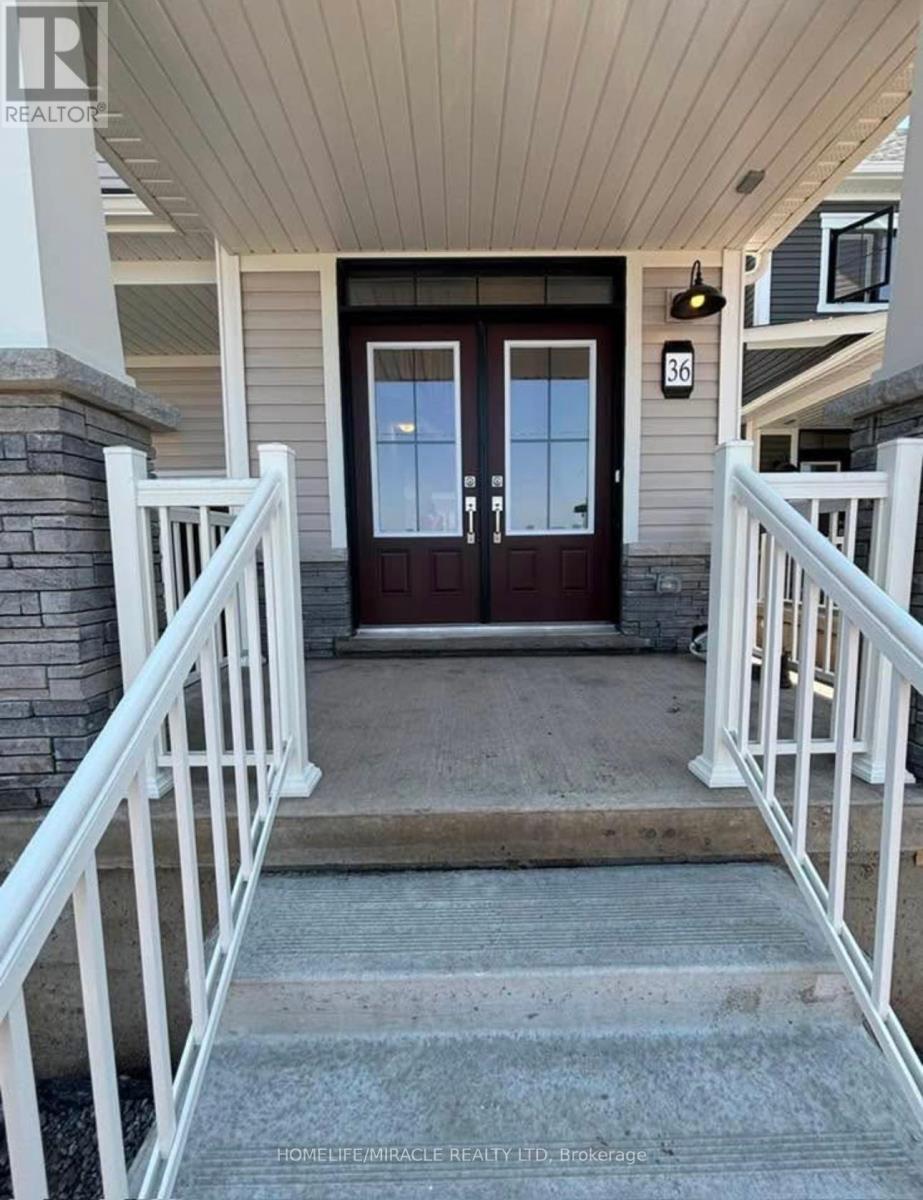 Photo 2 of 36 Port Crescent, Welland ON
