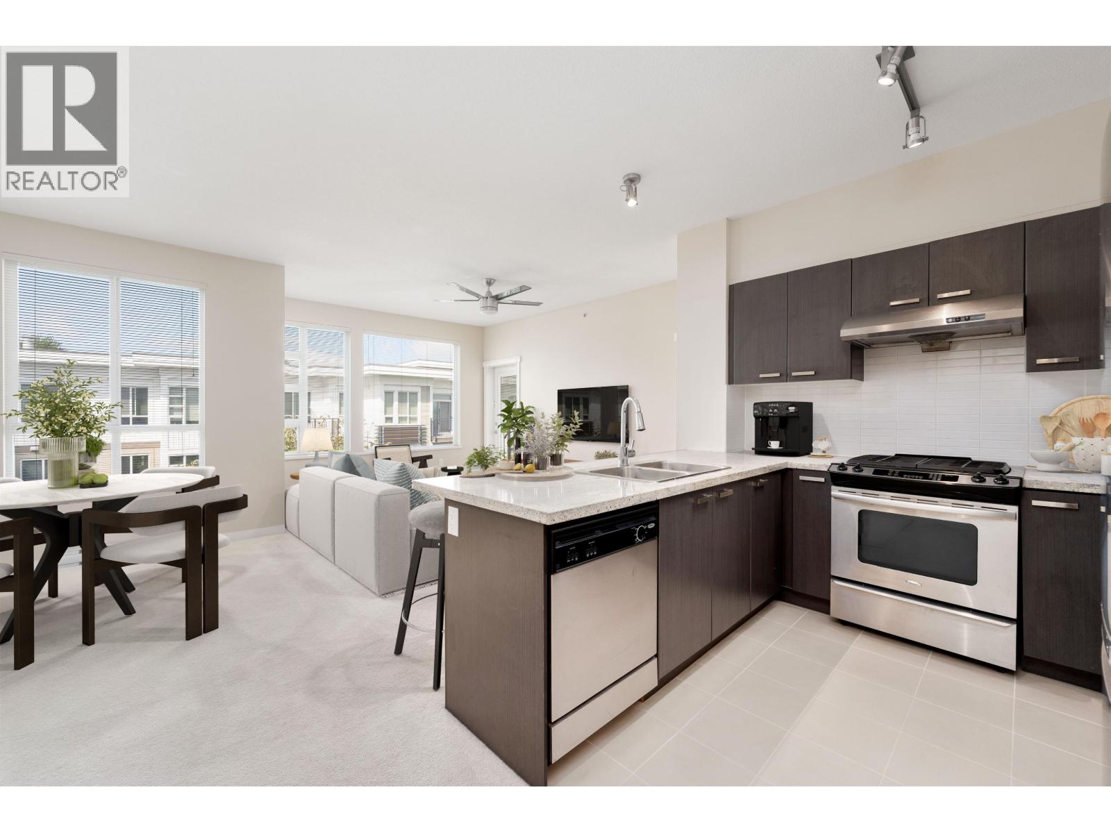 Photo 3 of 420 9399 Tomicki Avenue, Richmond BC
