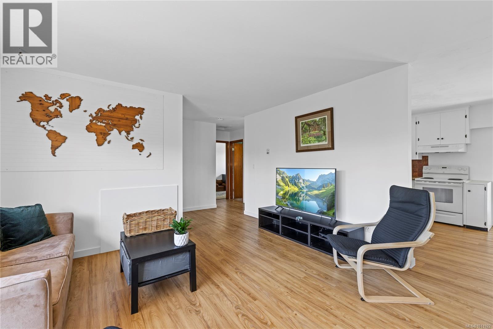 Photo 6 of 382 Willow St, Parksville BC