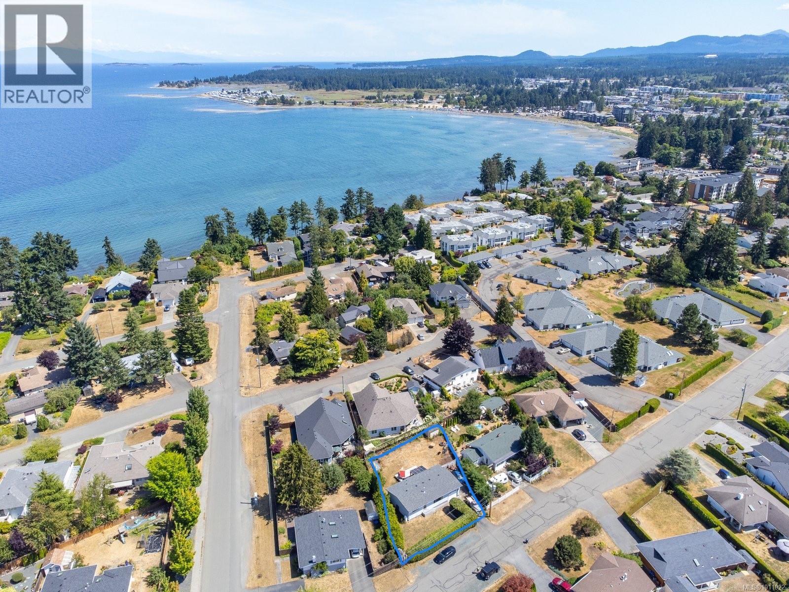 Photo 15 of 382 Willow St, Parksville BC