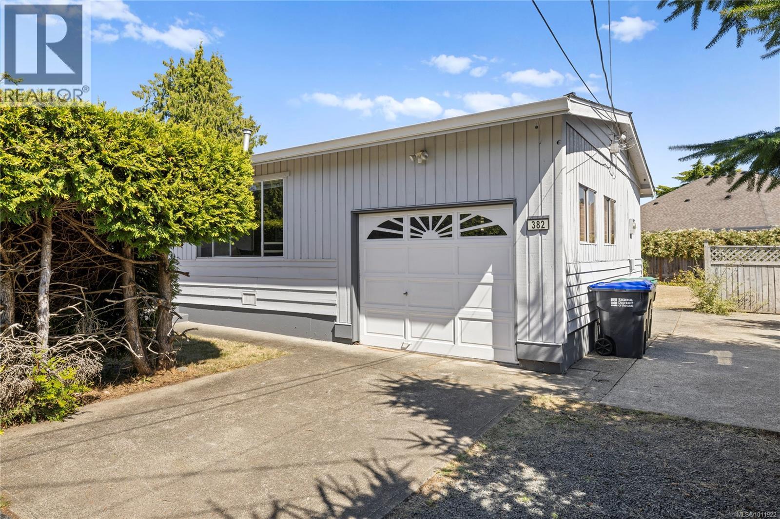 Photo 34 of 382 Willow St, Parksville BC
