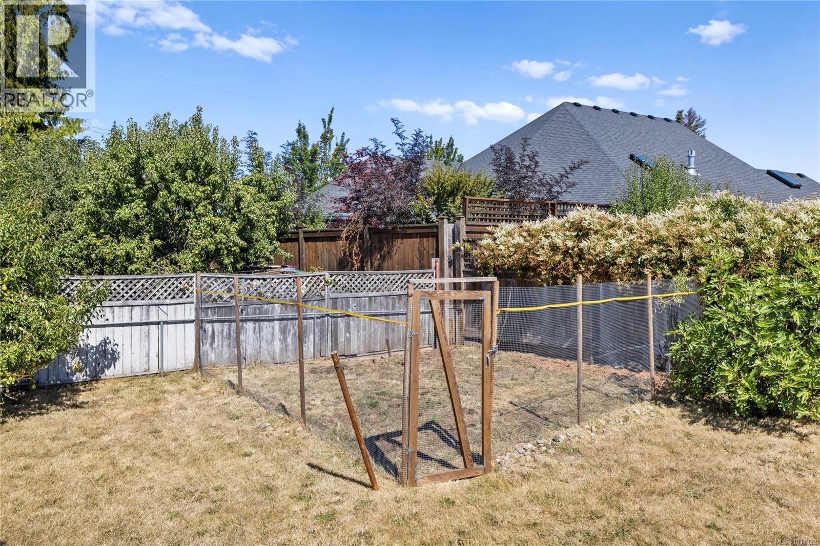 Photo 17 of 382 Willow St, Parksville BC