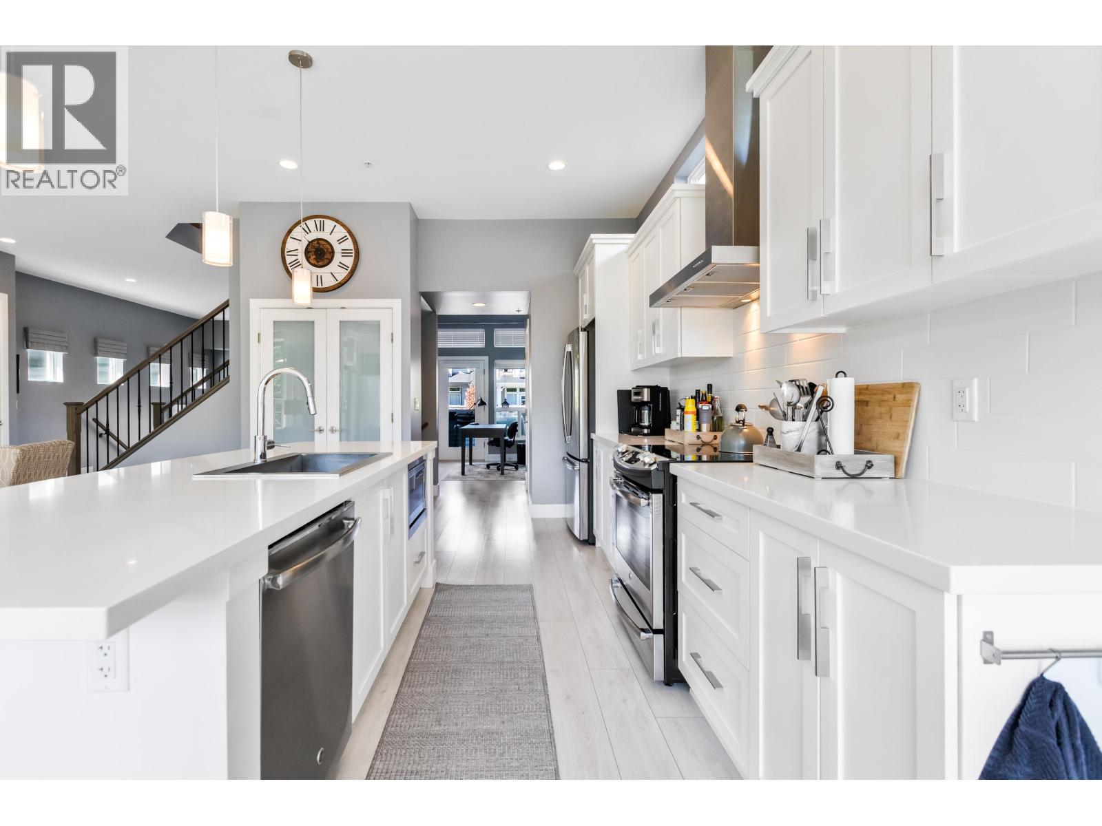 Photo 12 of 10302 Wynnyk Way, Maple Ridge BC