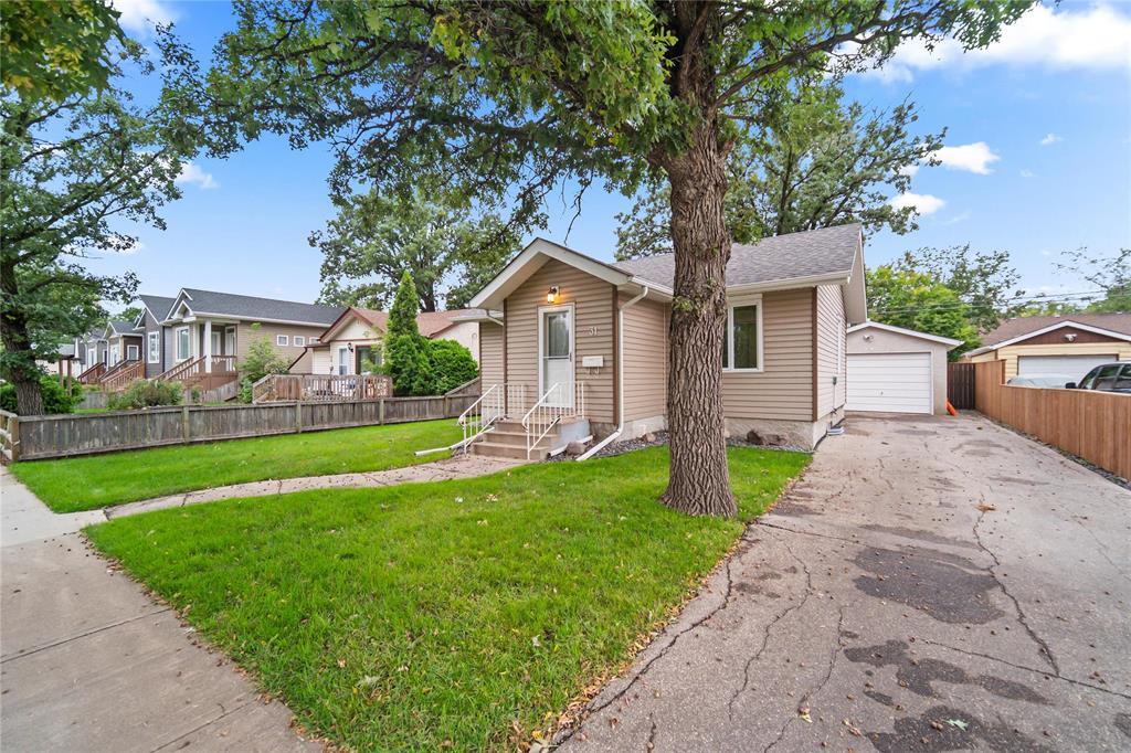 Photo 2 of 31 Fermor Avenue, Winnipeg MB