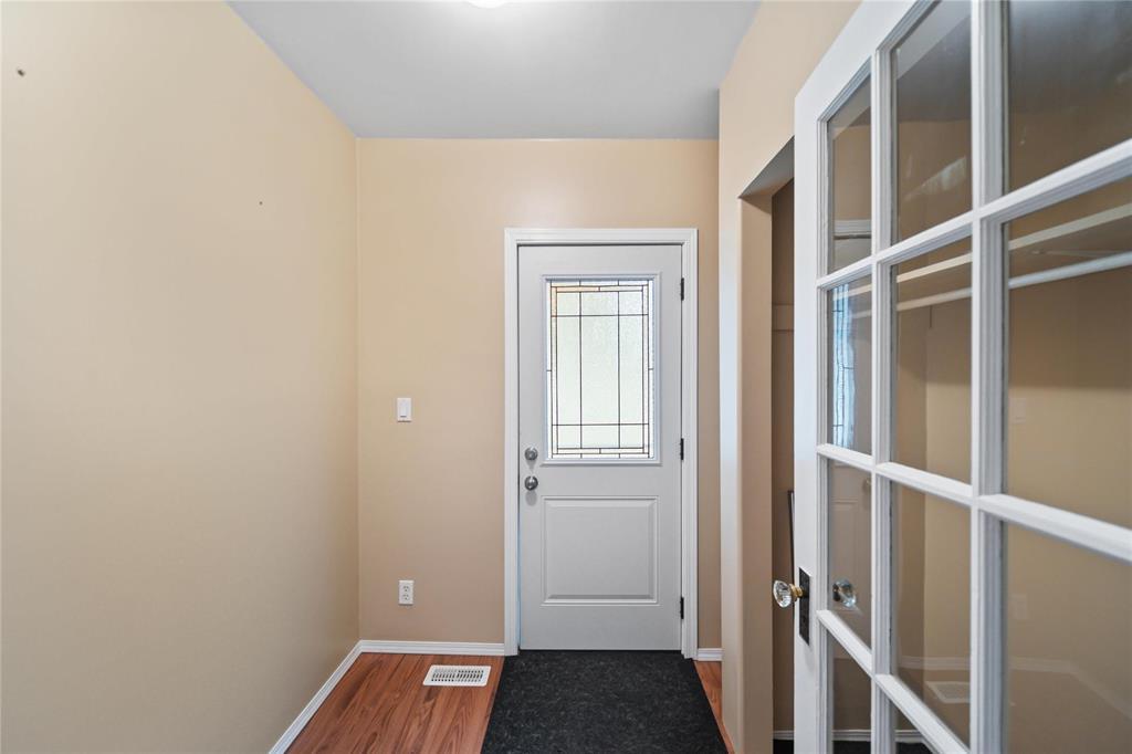 Photo 3 of 31 Fermor Avenue, Winnipeg MB