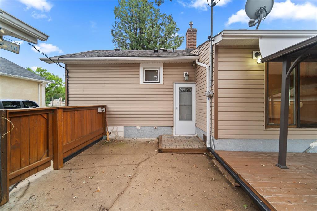 Photo 21 of 31 Fermor Avenue, Winnipeg MB