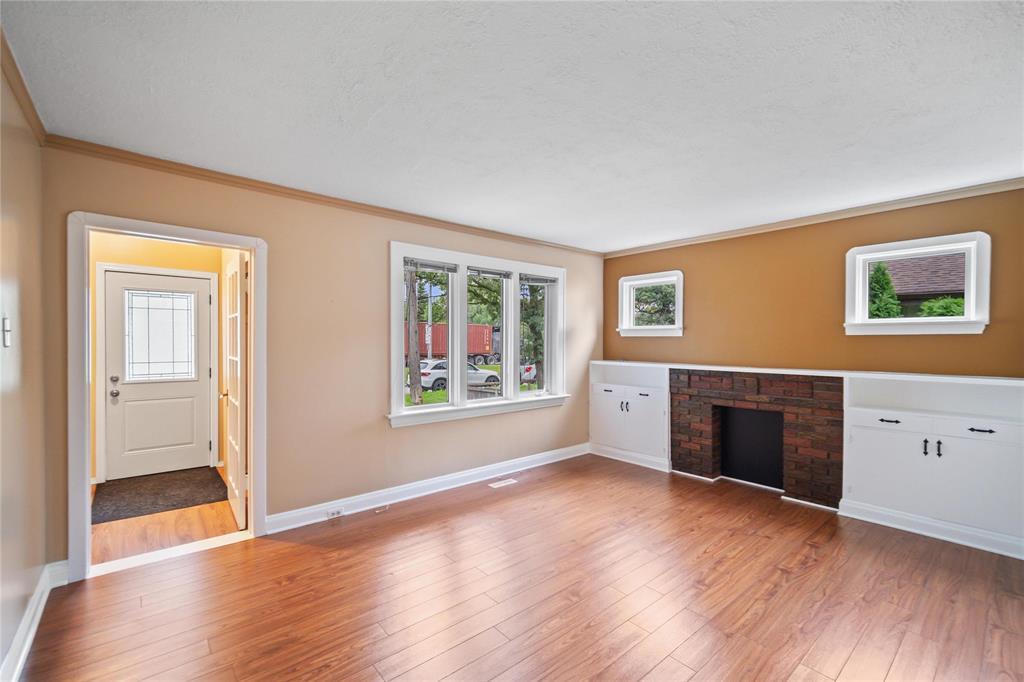 Photo 4 of 31 Fermor Avenue, Winnipeg MB