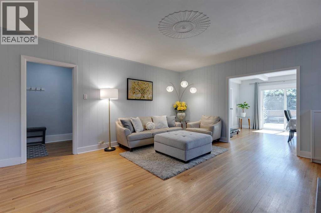 Photo 3 of 315 13 Avenue Nw, Calgary AB