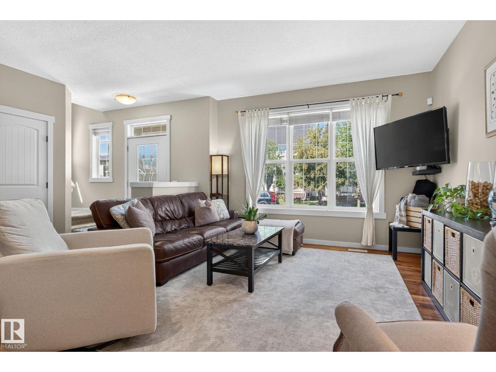 Photo 10 of 1210 Colonel Stone Av Nw, Edmonton AB
