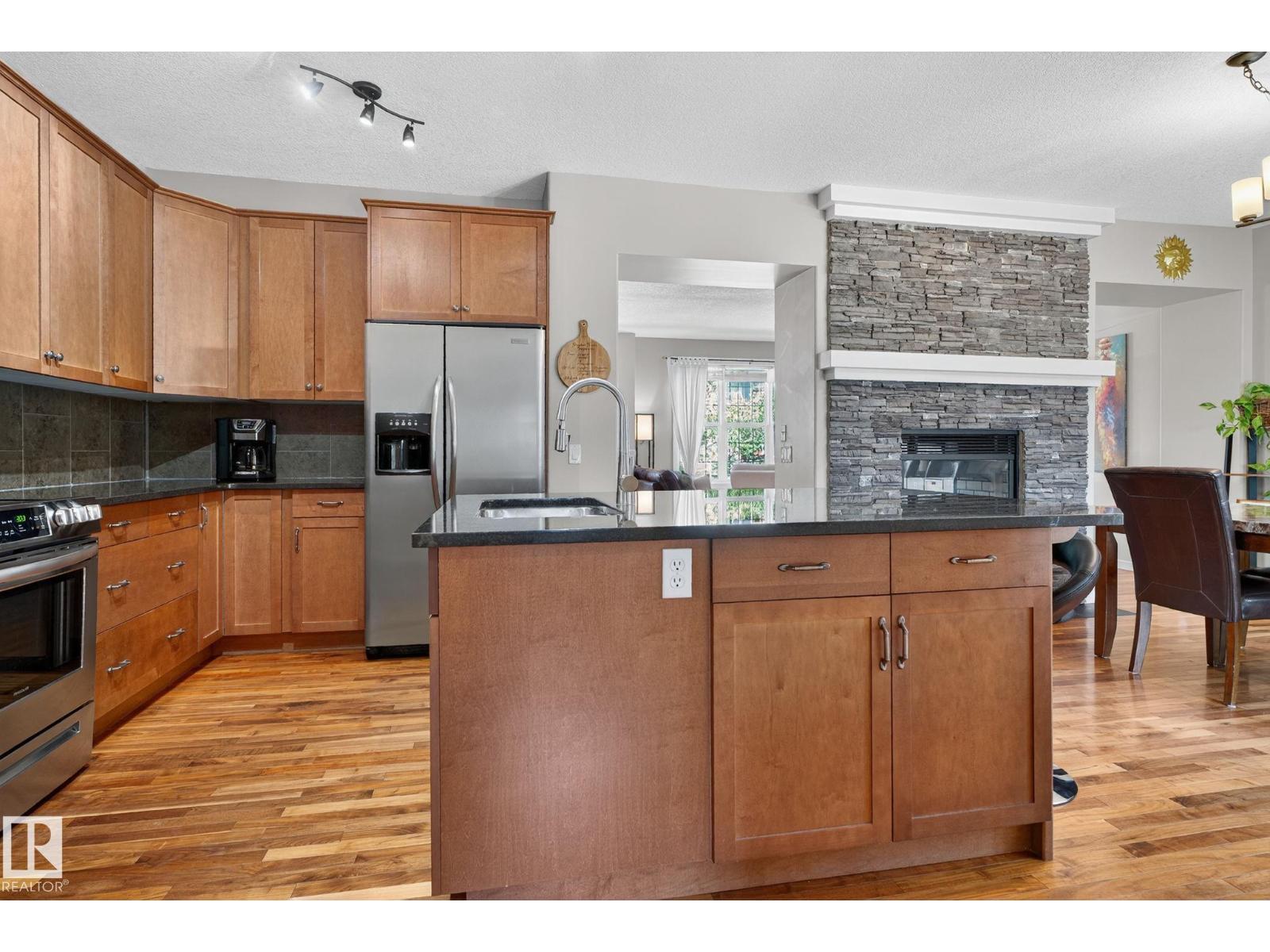 Photo 16 of 1210 Colonel Stone Av Nw, Edmonton AB