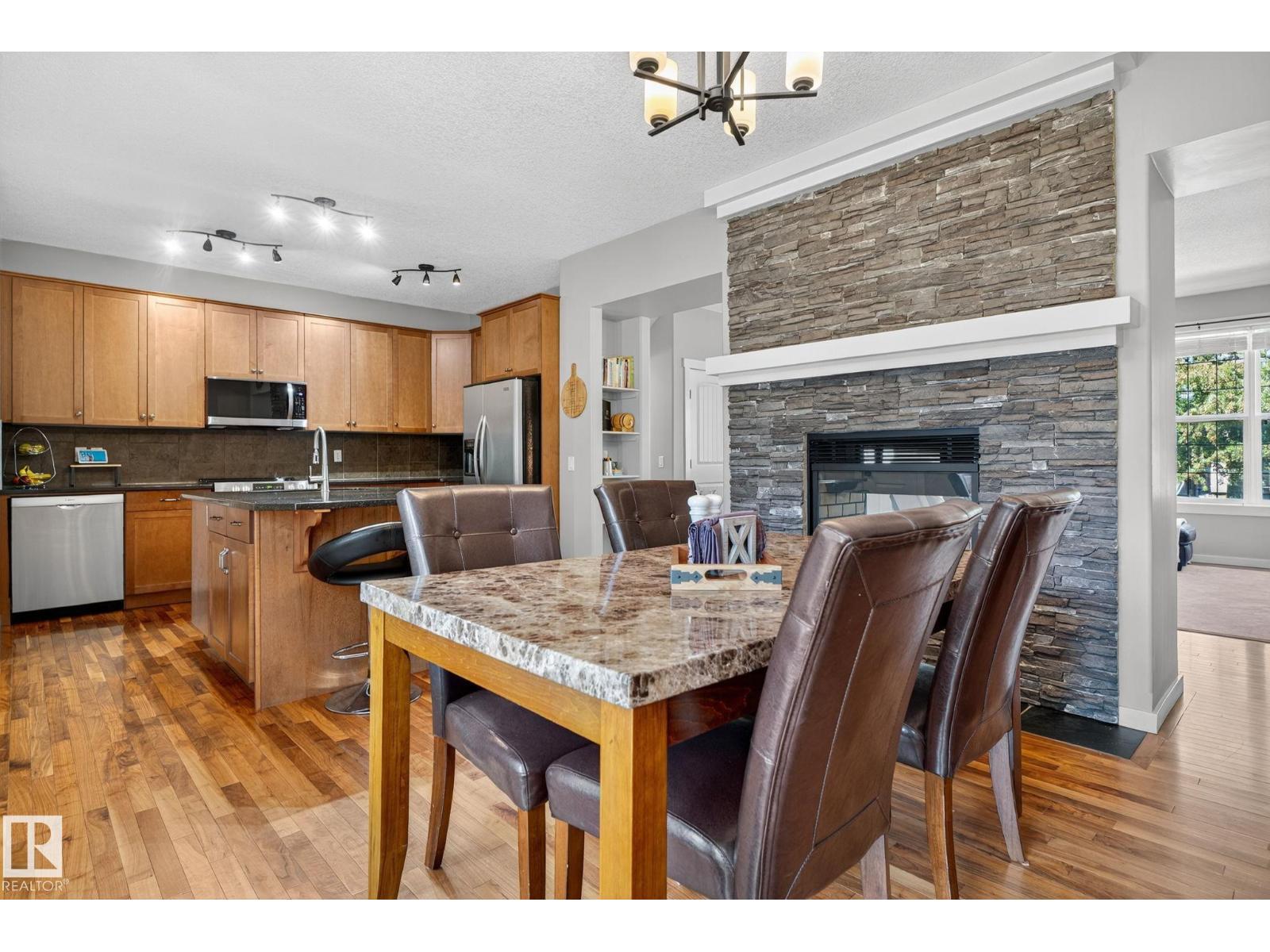 Photo 18 of 1210 Colonel Stone Av Nw, Edmonton AB