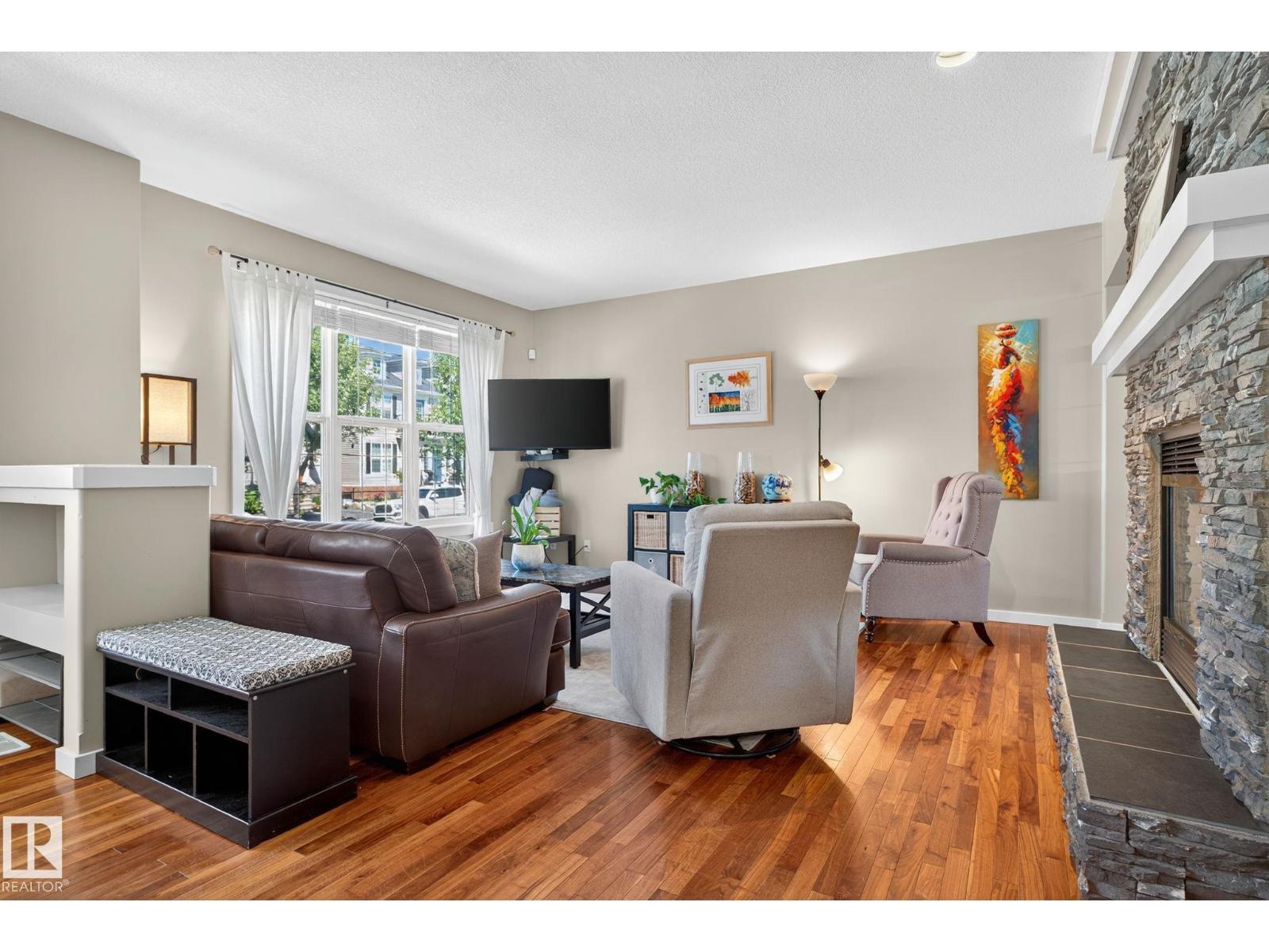 Photo 7 of 1210 Colonel Stone Av Nw, Edmonton AB