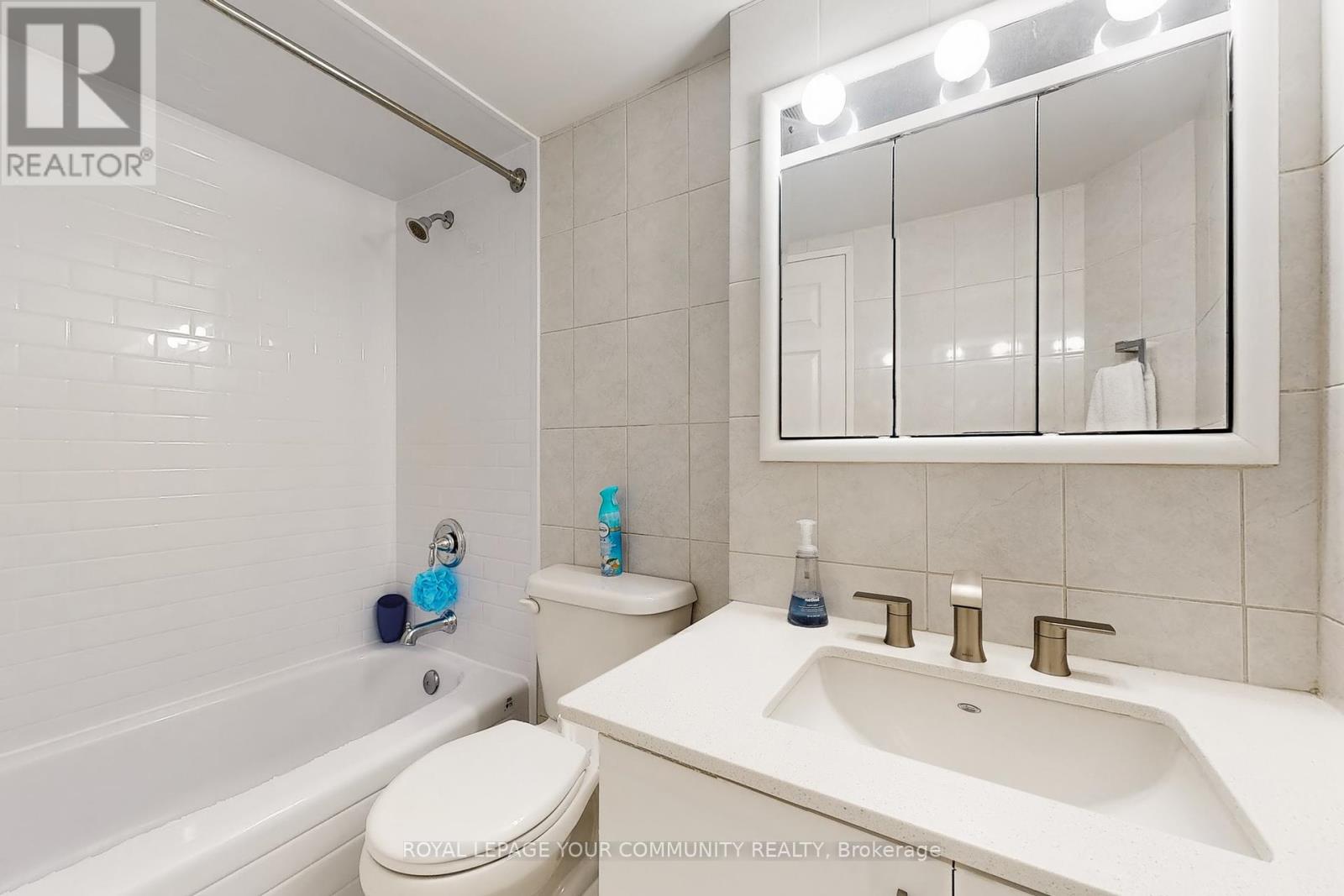 Photo 17 of 603 50 Kingsbridge Garden Circle, Mississauga ON