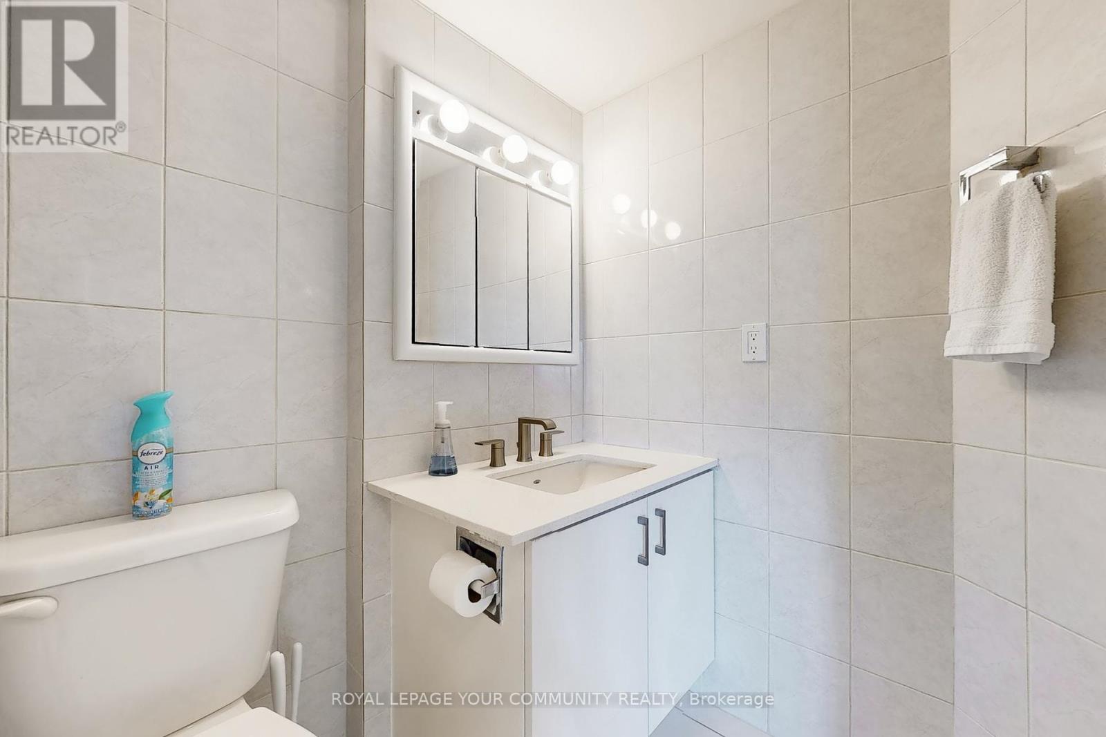 Photo 29 of 603 50 Kingsbridge Garden Circle, Mississauga ON