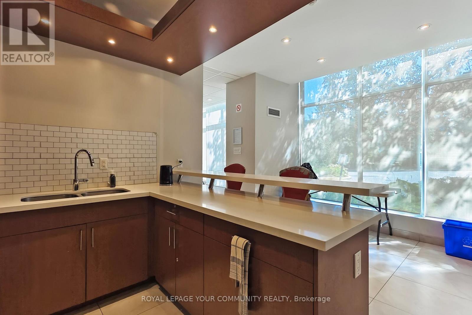 Photo 35 of 603 50 Kingsbridge Garden Circle, Mississauga ON