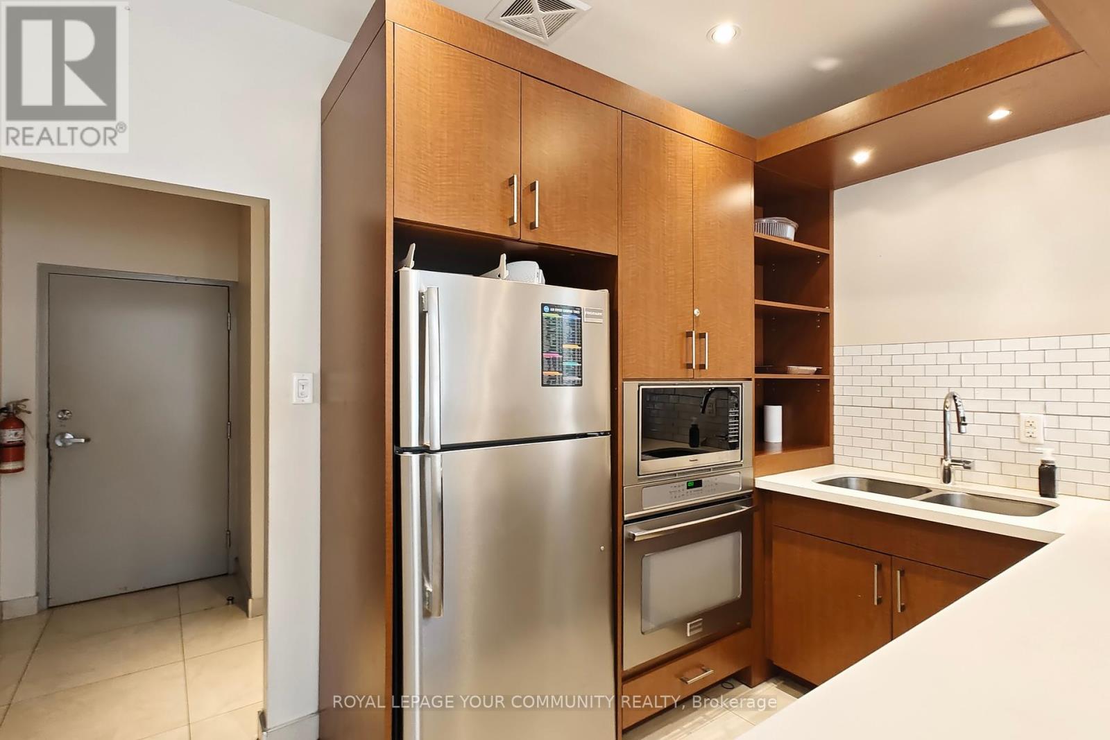 Photo 13 of 603 50 Kingsbridge Garden Circle, Mississauga ON