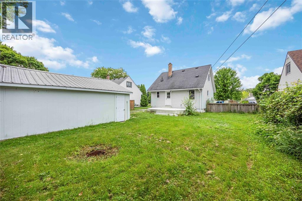 Photo 25 of 136 Chestnut Avenue, Sarnia ON