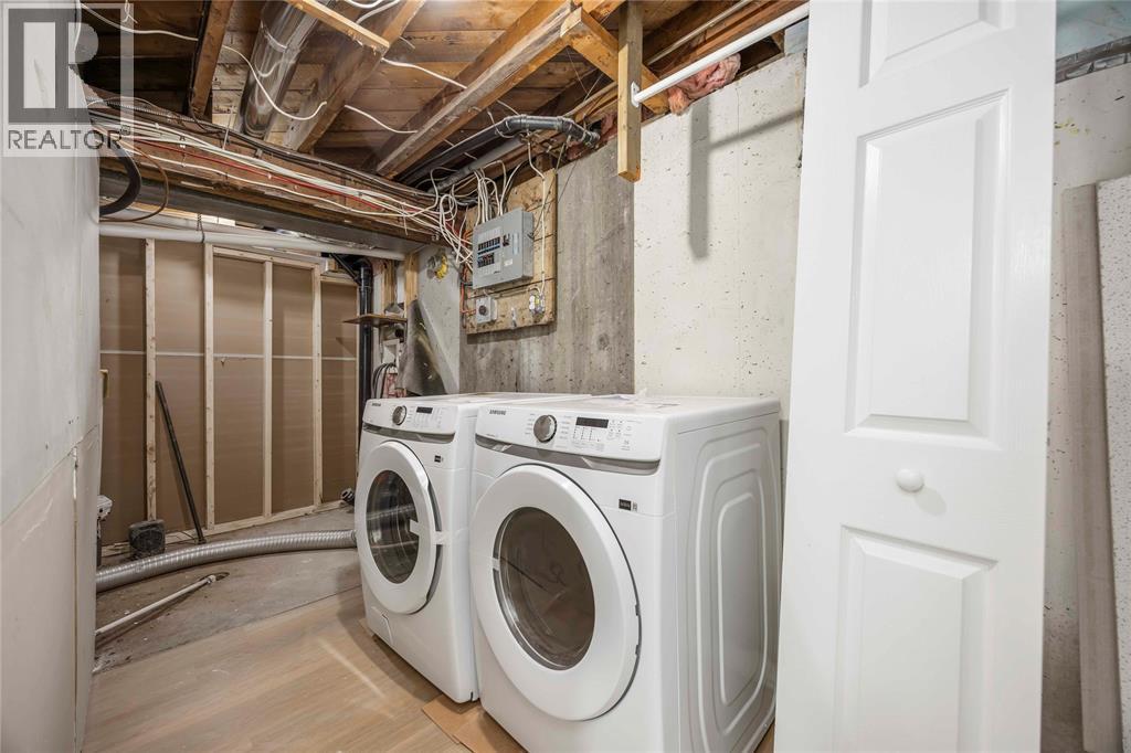 Photo 22 of 136 Chestnut Avenue, Sarnia ON