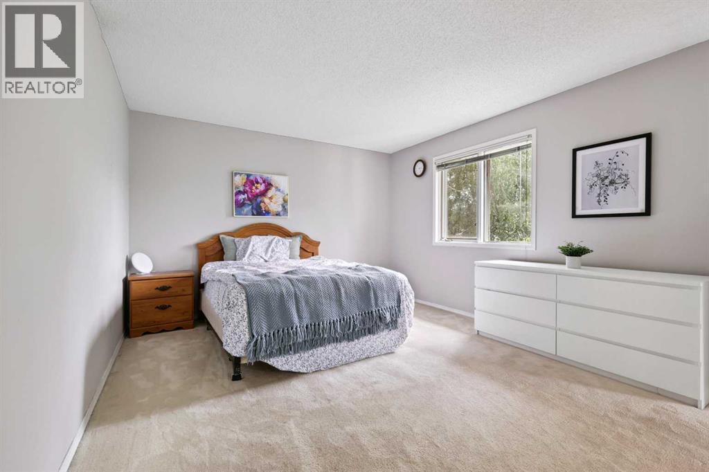 Single Family House for Sale in  Mckenzie Place SE McKenzie Lake Calgary 