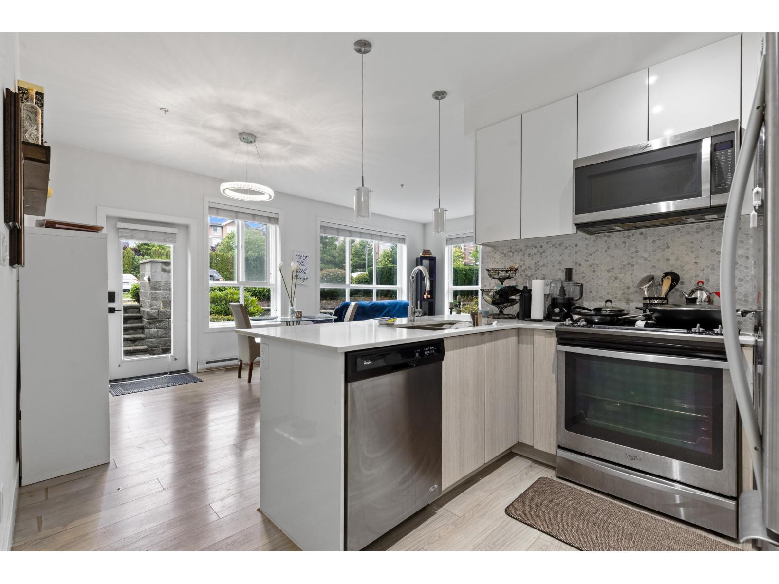 Photo 11 of 108 6468 195 A Street, Surrey BC