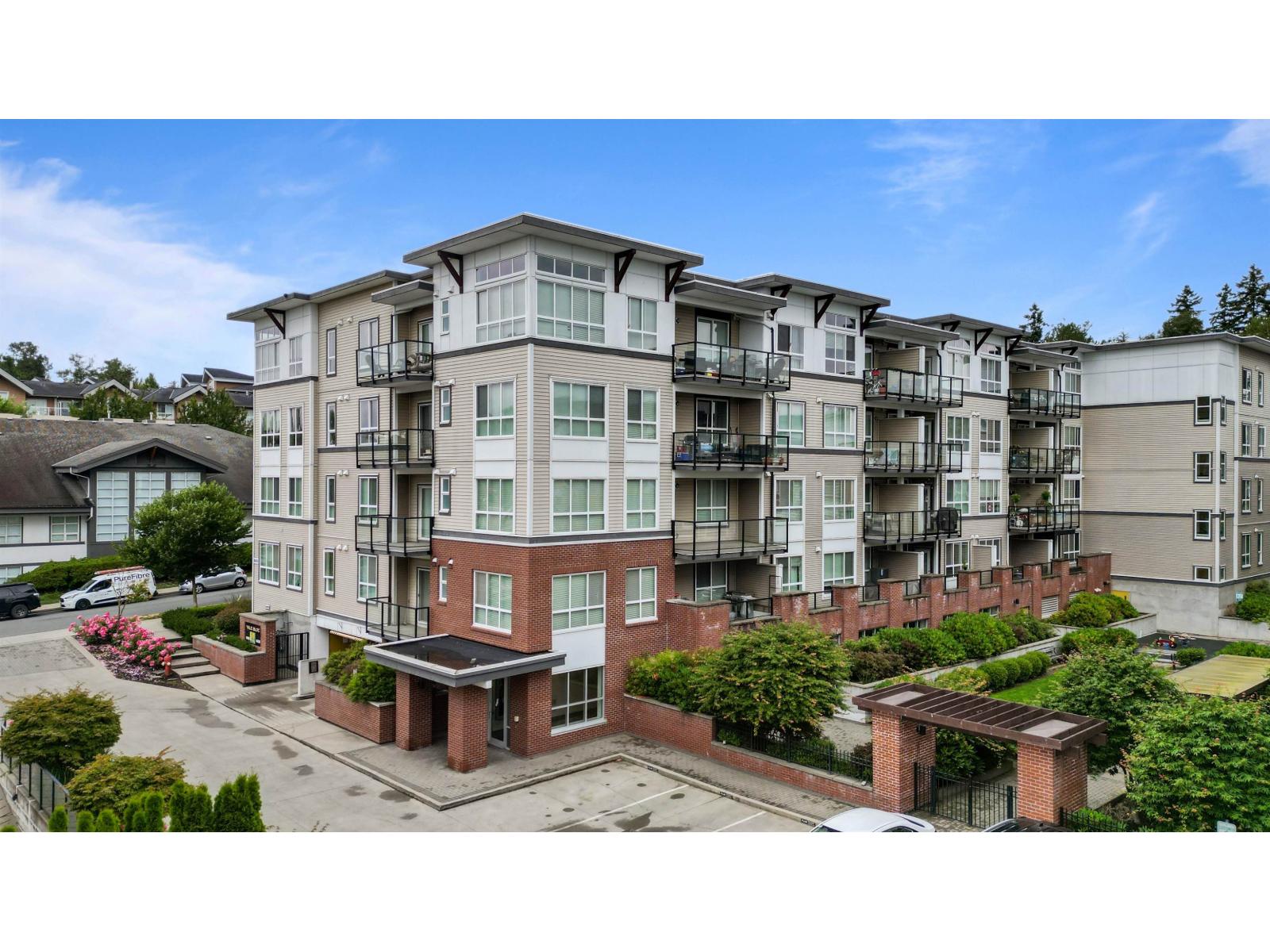 Photo 32 of 108 6468 195 A Street, Surrey BC