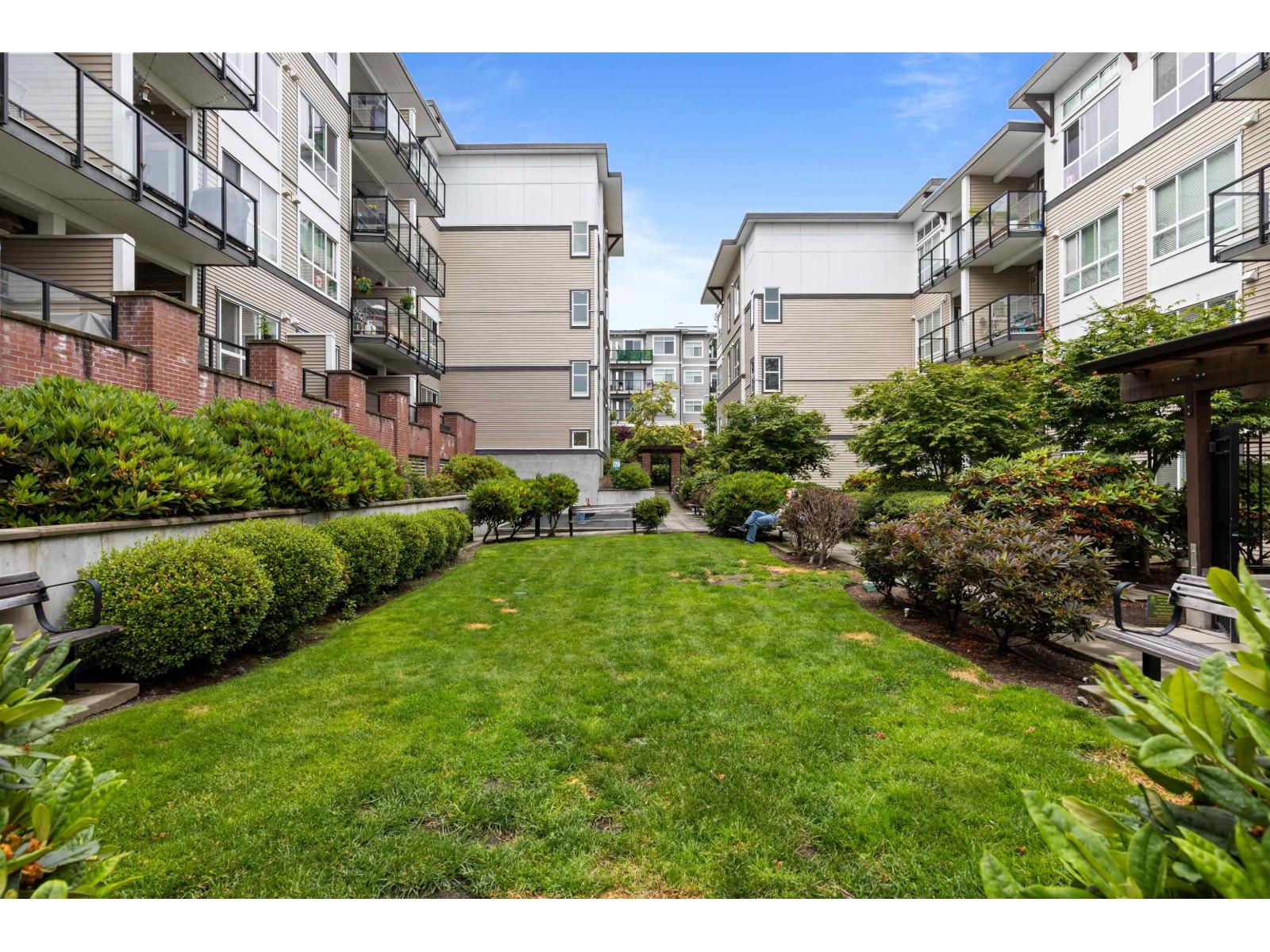 Photo 34 of 108 6468 195 A Street, Surrey BC