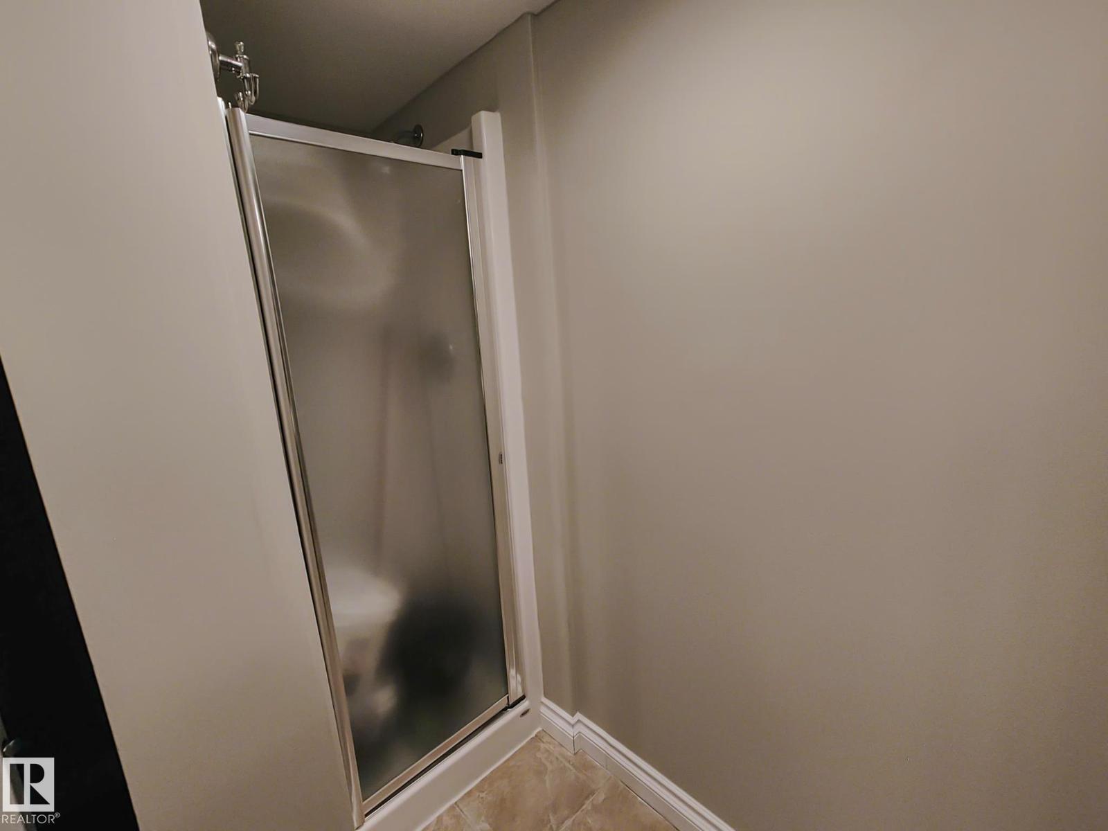 Photo 23 of 10420 18 Av Nw, Edmonton AB