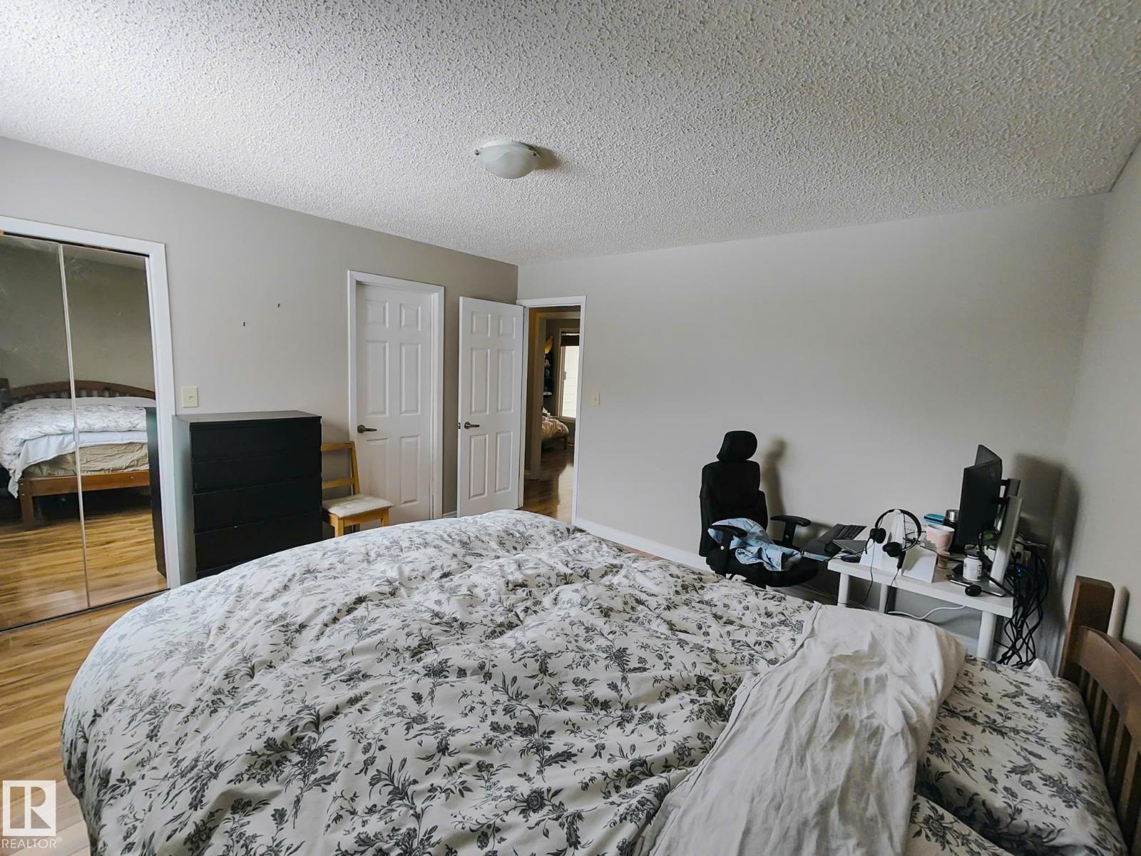 Photo 39 of 10420 18 Av Nw, Edmonton AB