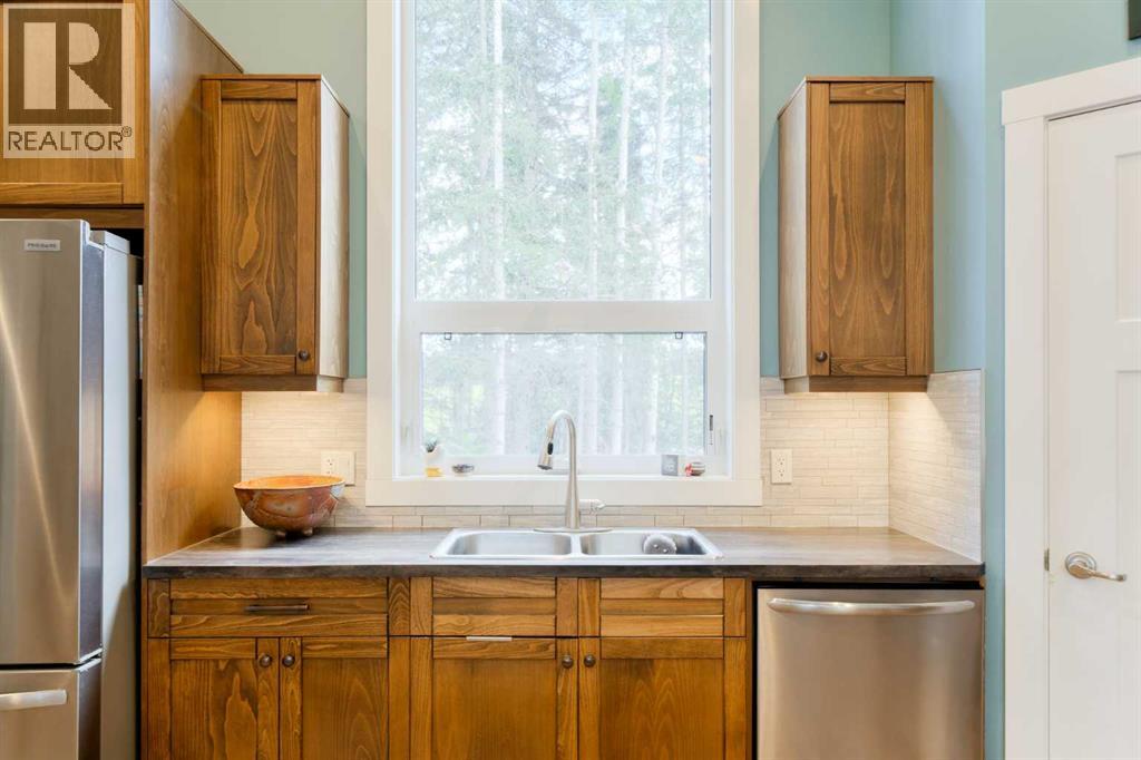 Photo 6 of 10 29570 Range Road 52, Rural Mountain View County AB
