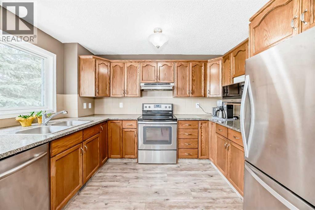 Photo 12 of 13 Riverview Circle, Cochrane AB