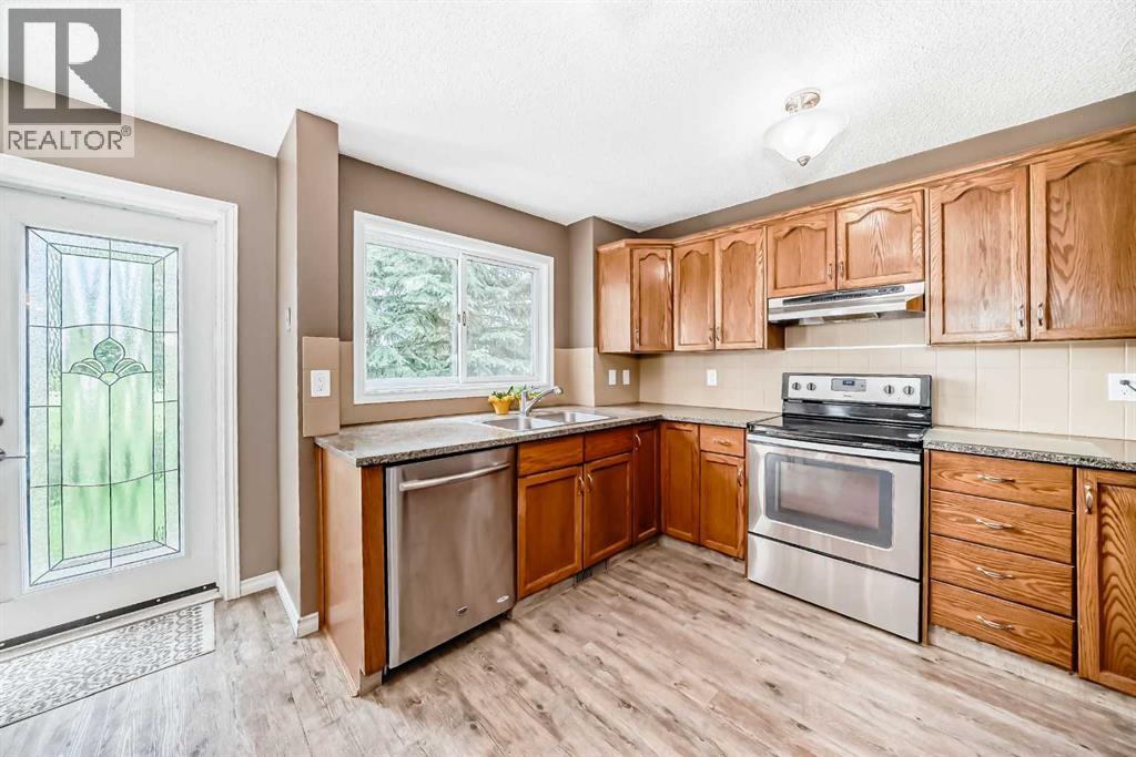 Photo 13 of 13 Riverview Circle, Cochrane AB