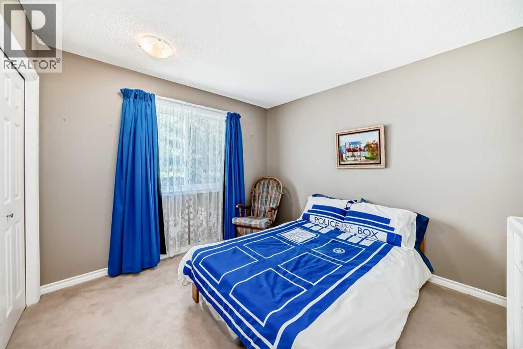 Photo 38 of 13 Riverview Circle, Cochrane AB