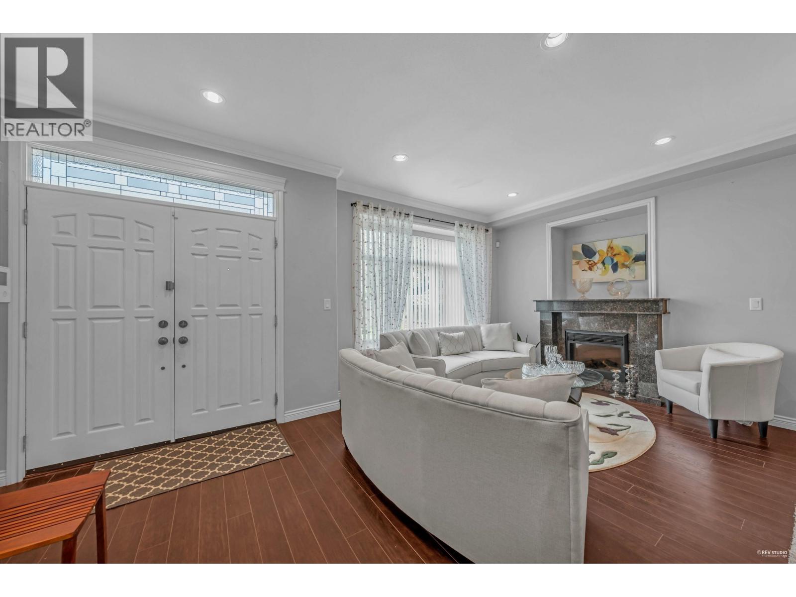 Photo 5 of 7788 Hedley Avenue, Burnaby BC