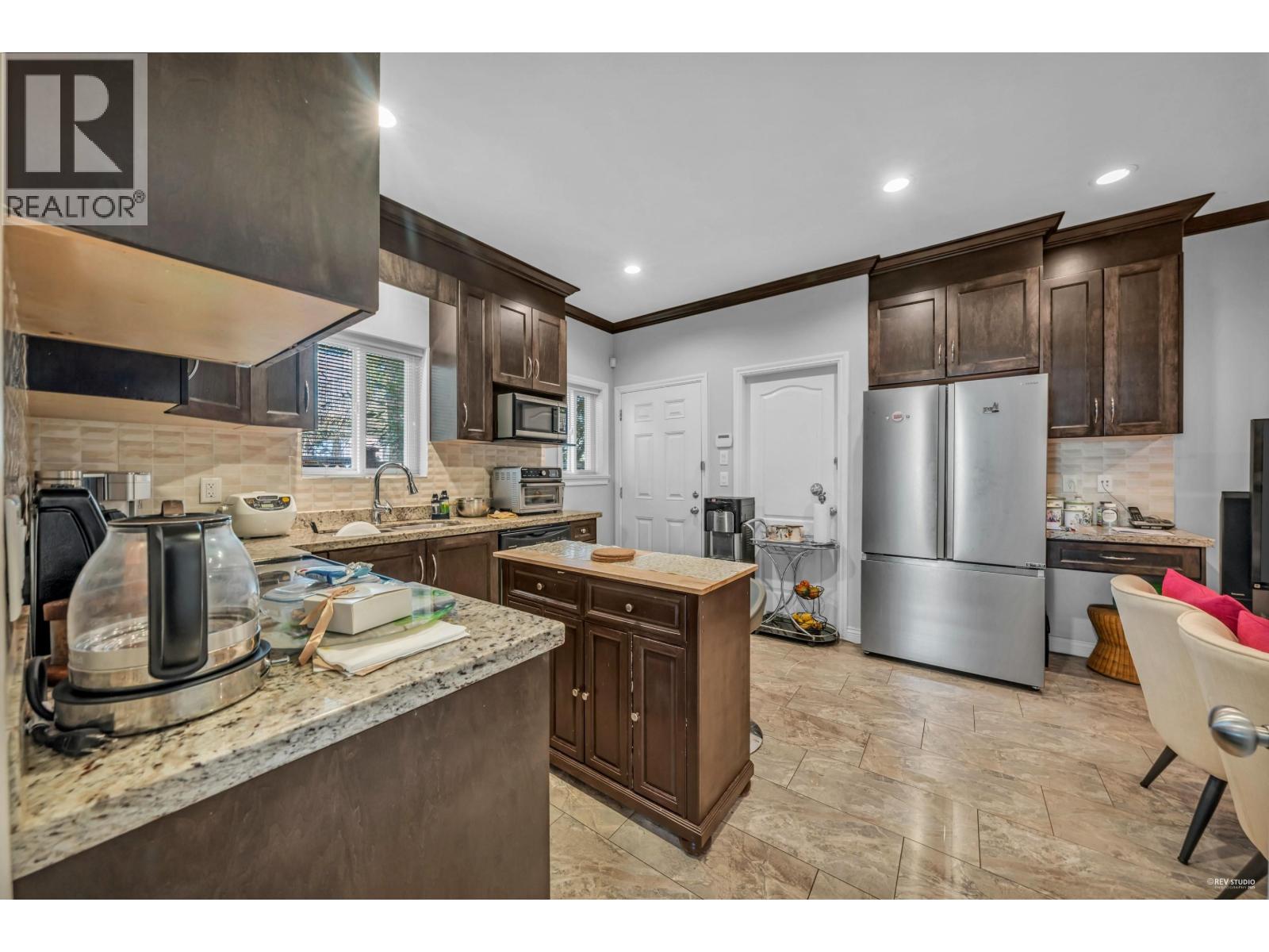 Photo 12 of 7788 Hedley Avenue, Burnaby BC