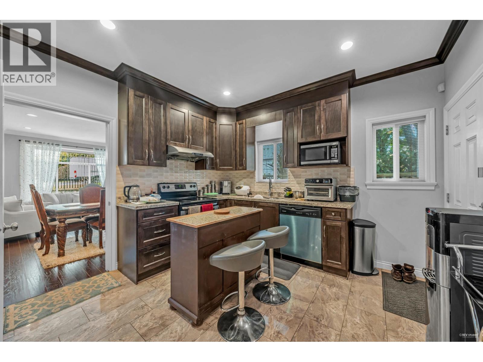 Photo 13 of 7788 Hedley Avenue, Burnaby BC