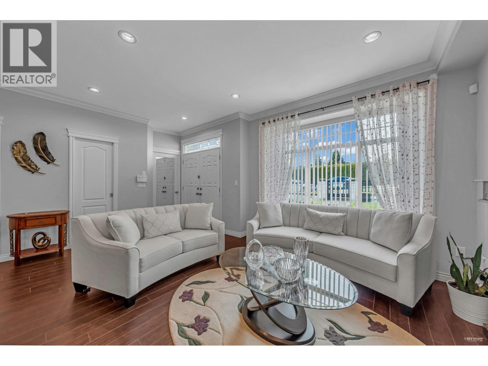 Photo 9 of 7788 Hedley Avenue, Burnaby BC