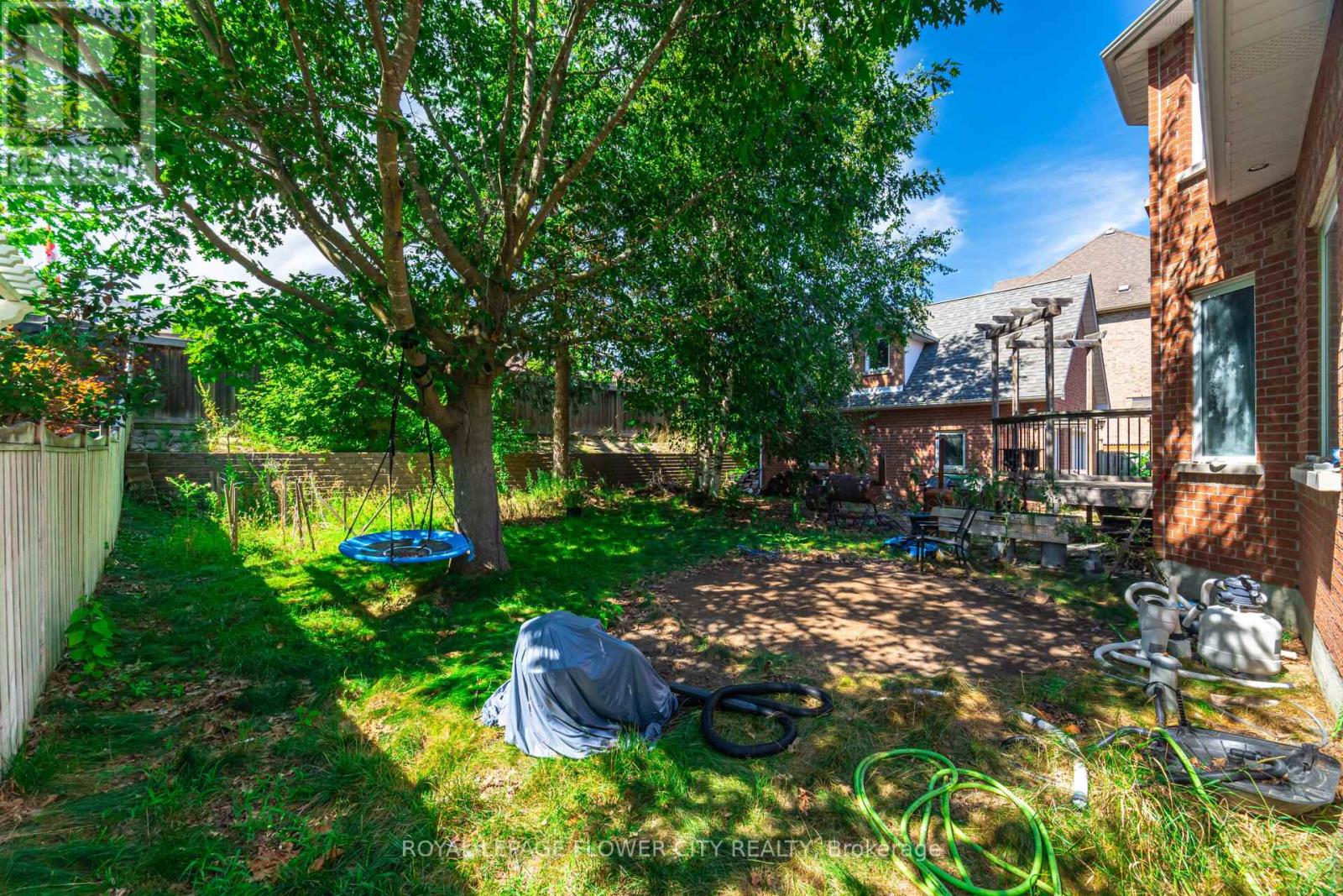 Photo 35 of 14 Antrim Court E, Caledon ON