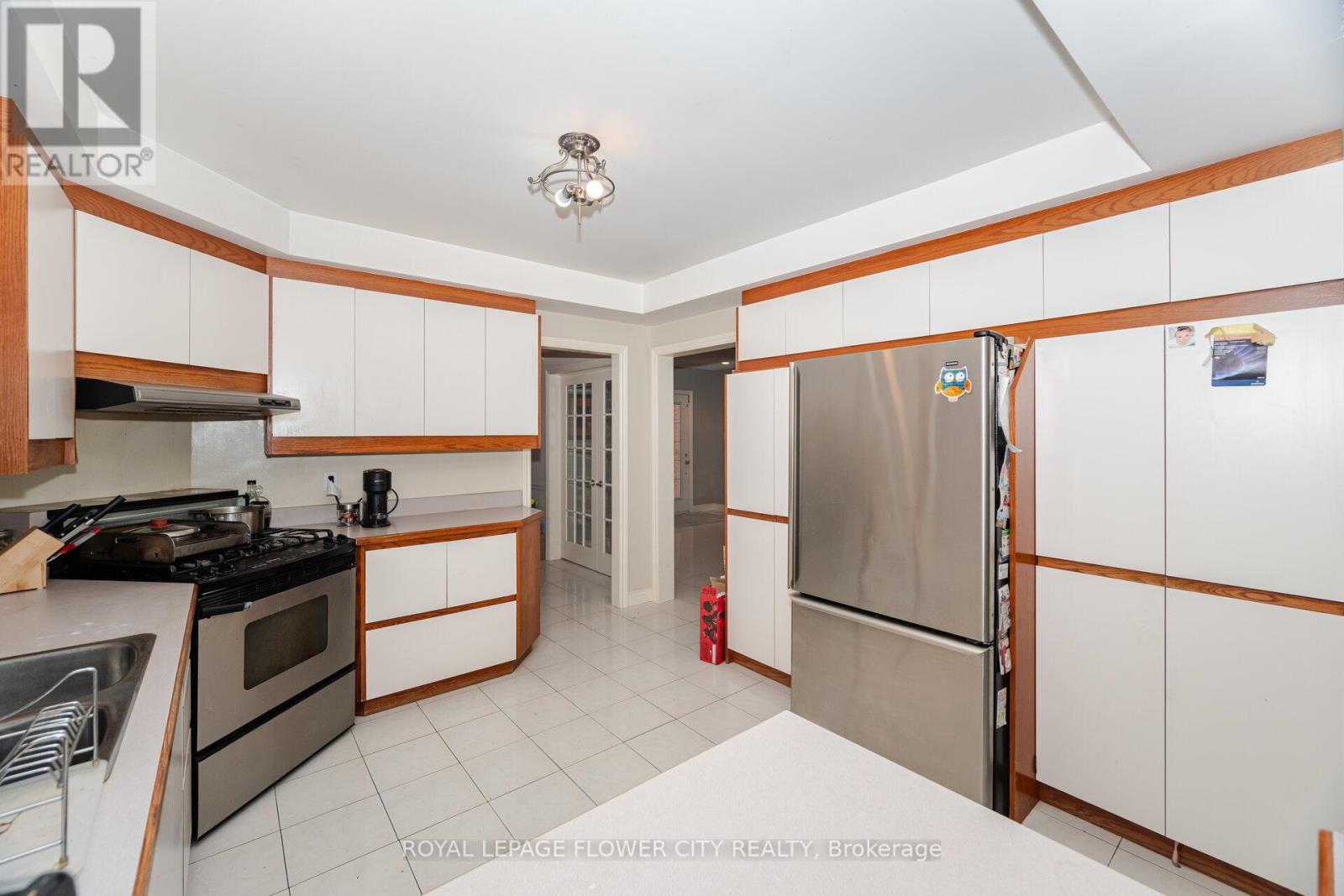 Photo 9 of 14 Antrim Court E, Caledon ON