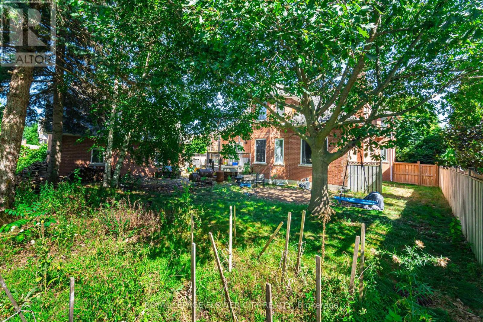Photo 36 of 14 Antrim Court E, Caledon ON